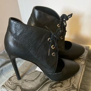 Brand new leather NINE WEST heels